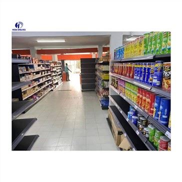 Supermarket s potravinami